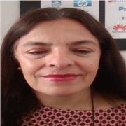dedicada y entregada 100% a la ayuda de los alumnos para que puedan entender esta asignatura.